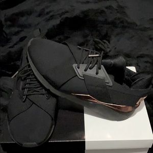 Muse Metal Women’s Sneakers